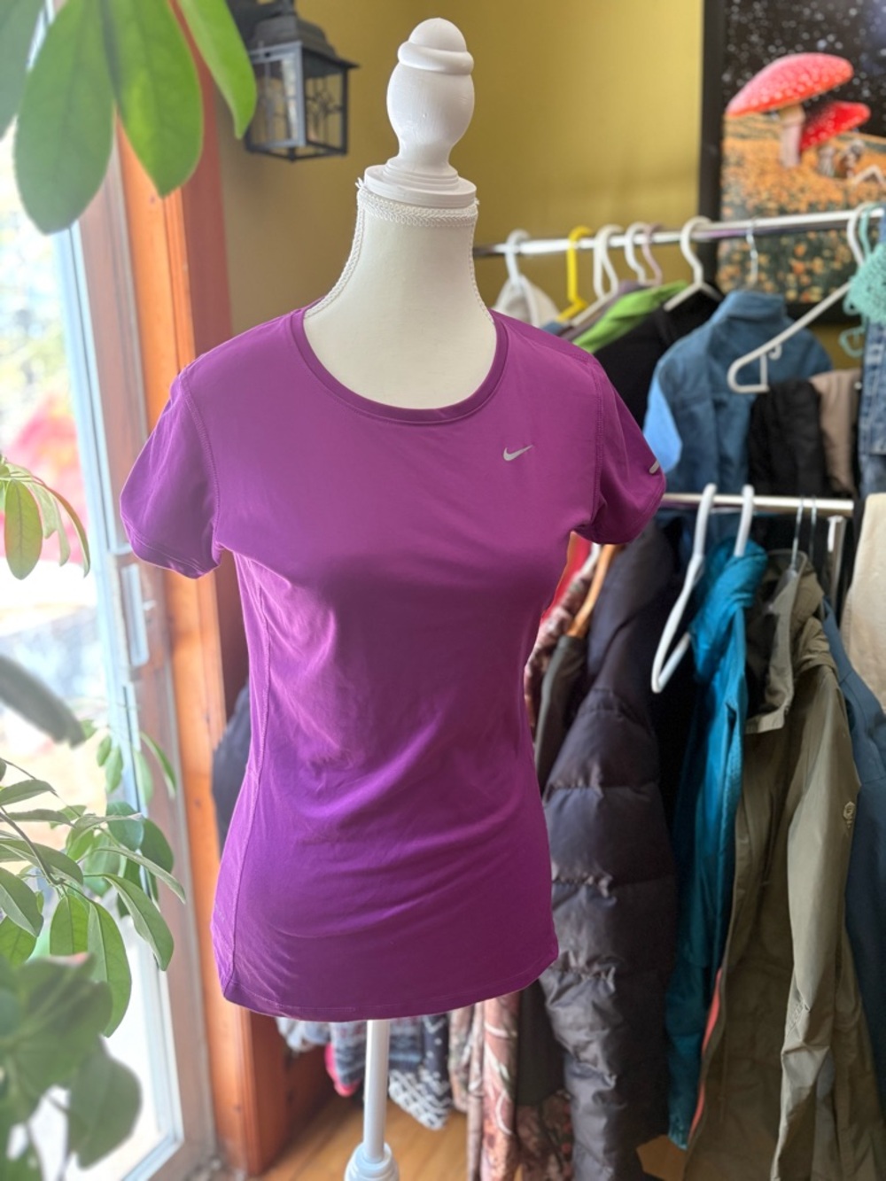 Nike Women's Magenta Short Sleeve Performance Tee